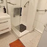 Beautiful Alesia Metro Apartment