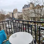 Beautiful Alesia Metro Apartment